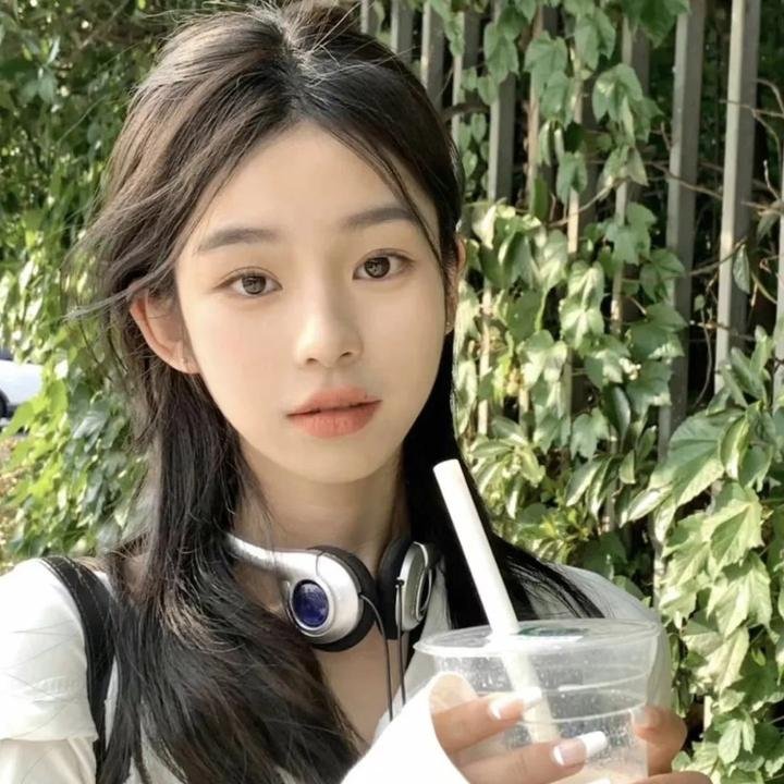 小维娜